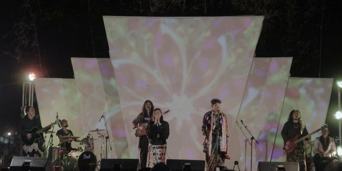 Duo Etnicholic dan Gubug Sufi Gebrak Kampung Cempluk Festival